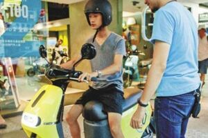 台灣民眾在2030年將無法購買燃油機車！政院以行動證明「禁售燃油機車」的決心，但是電動機車業者卻很擔憂