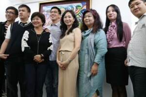 李佳芬挨轟「干政」委屈　韓國瑜護妻：我們很自愛，連公務車都沒坐  