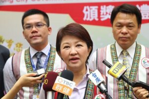 盧秀燕：中央追求「非核家園」卻用「空汙家園」代替