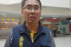 韓國瑜斥「什麼態度」 翹腳官員子：我爸很認真
