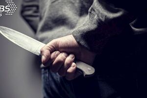 誤會洗頭客要殺前老闆男子開雙刀「刺肚、斷手筋」