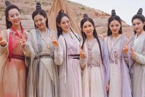 她是章子怡的同學，23歲錯失謀女郎，如今年過40依舊貌美如花！