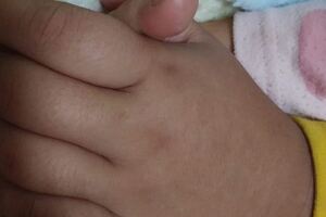 孩子戶外教學午餐要自理，媽媽身上僅剩五百叮嚀只能拿來買東西吃，回家卻一毛不剩！媽媽難過為何孩子不能懂事？