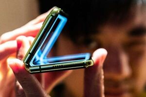 三星摺疊手機出大包，6萬只能用2天，且問題都在「同個地方」！