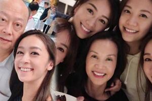黃心穎出軌許志安事件再發酵，她爸爸當年劈腿的事也被曝光了