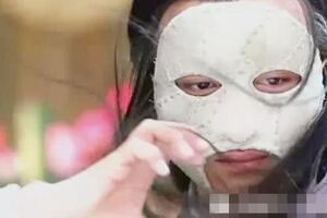 6個版本楊過摘面具的瞬間，第一個太做作，第四個辣眼睛！