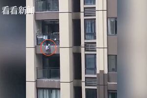 2歲男童奮力掙扎仍從6樓墜下結局卻讓人破涕為笑！