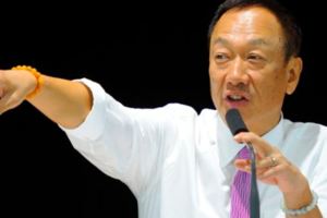 鴻海工程師直接在眾人面前大聲問郭臺銘「為什麼爆肝的是我，首富卻是你！？」，沒想到郭董三句話就讓他羞愧了臉，全場鴉雀無聲！