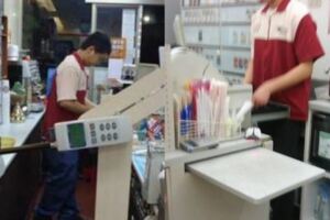 超商店員問「需要微波嗎」卻被客人罵白痴，結果法律系店員一開口「奧客馬上閉嘴」！