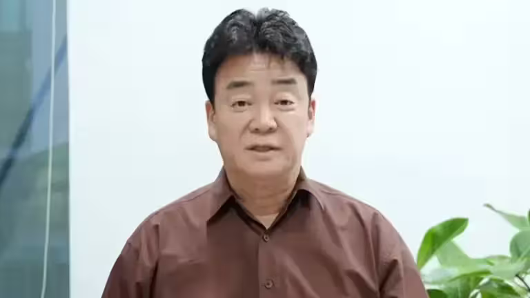 ▲韓國廚師白種元旗下公司「The Born Korea」連鎖餐廳一間接著一間開,近日卻被加盟主爆料,指控公司在談合約時存在話術詐騙,讓許多人血本無歸氣炸。(圖/백종원 PAIK JONG WON YouTube) ▲韓國廚師白種元旗下公司「The Born Korea」連鎖餐廳一間接著一間開,近日卻被加盟主爆料,指控公司在談合約時存在話術詐騙,讓許多人血本無歸氣炸。(圖/백종원 PAIK JONG WON YouTube)