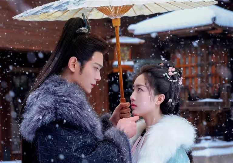 《長樂曲》丁禹兮(左)、鄧恩熙上演浪漫戲碼。(圖/中視提供) 《長樂曲》丁禹兮(左)、鄧恩熙上演浪漫戲碼。(圖/中視提供)