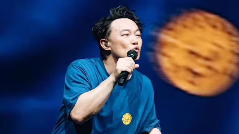 陳奕迅在高雄巨蛋開唱。(圖/翻攝自臉書) 陳奕迅在高雄巨蛋開唱。(圖/翻攝自臉書)