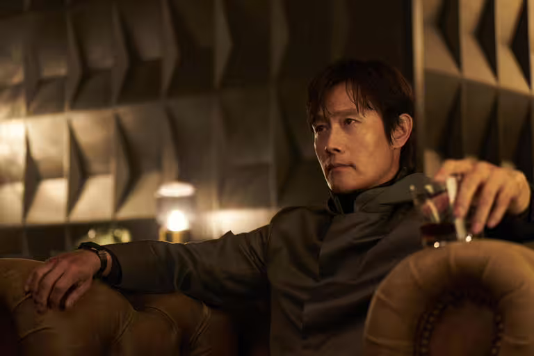 《魷魚遊戲3》李炳憲默默採取不為人知的行動。(圖/Netflix提供) 《魷魚遊戲3》李炳憲默默採取不為人知的行動。(圖/Netflix提供)