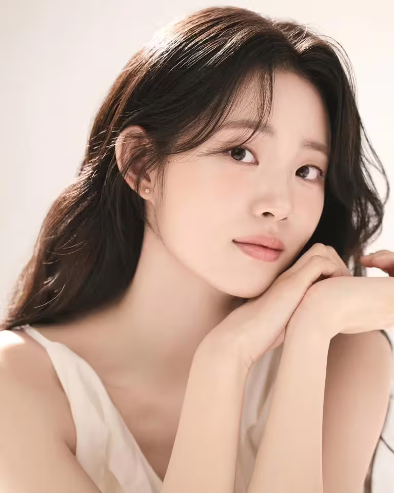 李到晛退伍後的首部作品確定！出演洪氏姊妹新劇《銀河大酒店》並合作《機智住院醫生生活》申始雅
