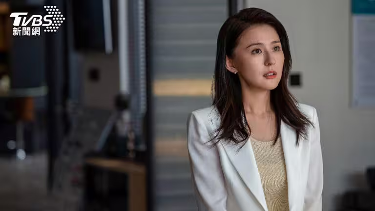 《無所畏懼》熱依扎面臨婚姻難關,演技受到大讚。(圖/TVBS) 《無所畏懼》熱依扎面臨婚姻難關,演技受到大讚。(圖/TVBS)