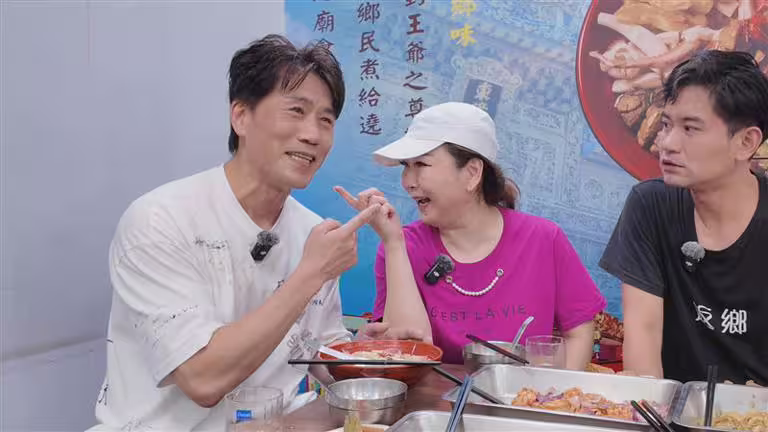 張秀卿（中）自曝年輕時曾暗戀羅時豐（左）。（圖／大牛比較攬提供）