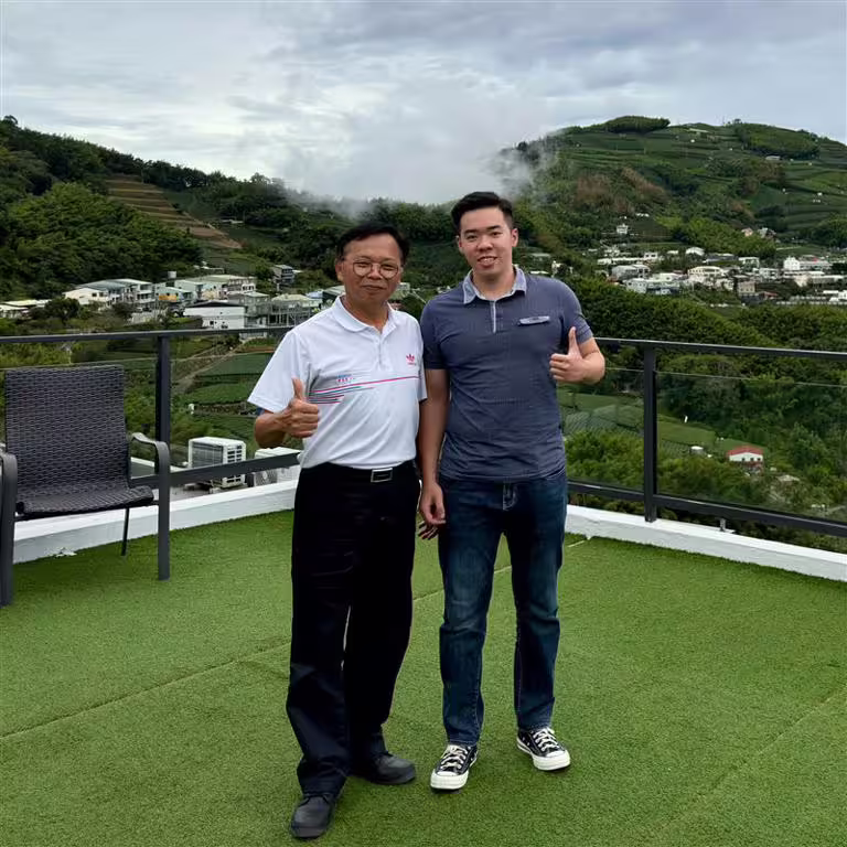 郭嘉豪(右)與蕭博勝鄉長合作(圖/本人提供) 郭嘉豪(右)與蕭博勝鄉長合作(圖/本人提供)