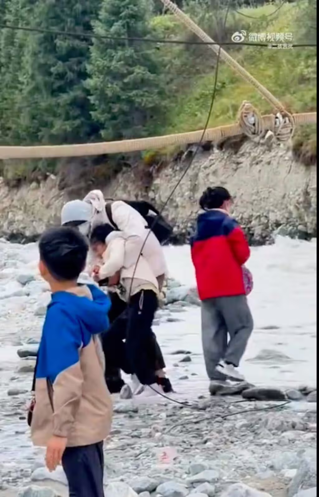 %e5%90%8a%e6%a9%8b%e6%96%b7%e8%a3%82