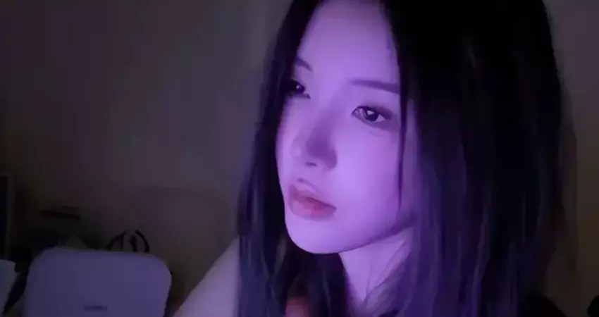 疑拒乾爹要求被害！美女直播主陳屍家中
