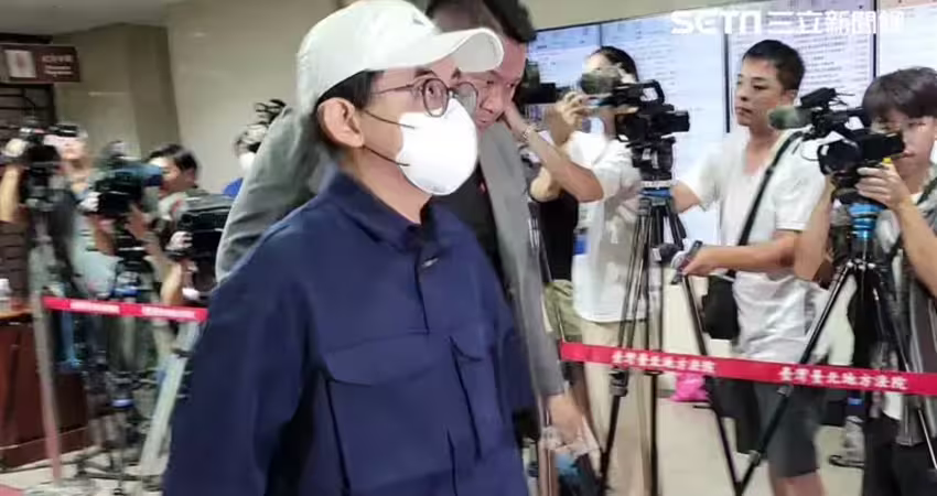黃子佼5度出庭「穿同套戰袍」！網分析背後意圖 怒譙：心機超重