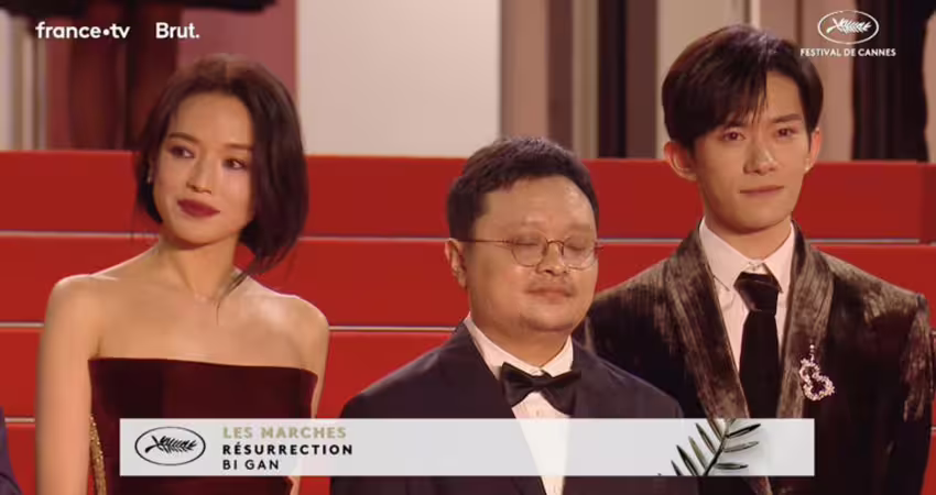 舒淇、易烊千璽登坎城紅毯 《狂野時代》映後獲7分鐘掌聲