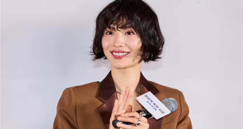 首爾訪問／二度獲全球第一美！NANA狼狽打怪仍漂亮 李敏鎬也忍不住笑虧