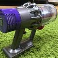 開箱]『 Dyson Cyclone V10無線手持吸塵器 』馬達強力升級 + 多種貼心新功能讓居家打掃變得更輕鬆