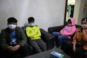 女兒植物人女婿跑路...7旬苦命嬤「拾荒養3孫」！「房子年後法拍」將流落街頭淚崩：家沒了