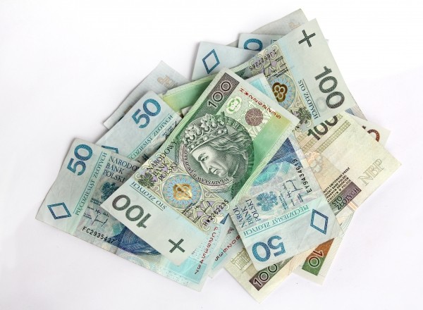 money-finance-bills-bank-notes.jpg