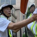 守護用路人安全 77歲伯8年擦淨15萬面反光鏡