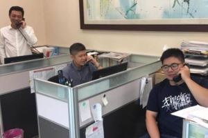 一掌振藍營士氣許淑華辦公室祝賀電話接到手軟