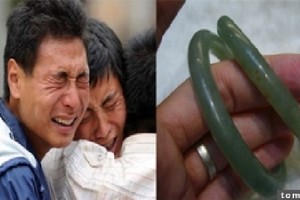 父親留下一對玉鐲給我和哥，但不告訴我們藏在哪，死前，比出手勢讓我們自己去找！找到後帶去鑑定竟被人打得半死不活！幾年後，我和哥大富貴