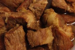 （濃濃香味多汁版）古早味滷肉---只需要米酒、冰糖和醬油，就可以有一鍋香噴噴的滷肉喔