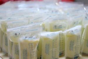 荒唐！母乳網上賣，訂單如流水，專家：這些當家長的，心真大