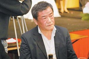 江湖恩怨何其多，本可「把酒一笑泯恩仇」卻因江湖人的「火性」和「枚角」愈搞愈僵。「趙霸子」貼身小弟就因在天道盟場子潑酒遭開槍。