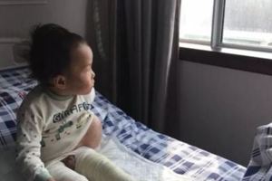 爸爸求你放開我…5歲兒全身燒傷　父狠心拿磚壓腿綑綁雙手