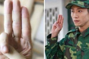 8個一般人「手骨折都做不到」的奇葩手勢　能做到「半數以上」者絕對是天選之人啊！