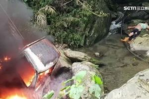 貨車墜坡起火駕駛全身燒傷命危