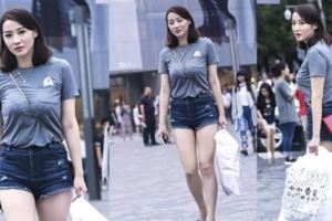 超豐滿30歲美人妻！熱褲出街...T恤跟本兜不住！轉身瞬間網暴動：第一次看到！
