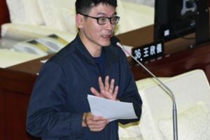 韓國瑜選總統呼聲高 綠營的他也來拱
