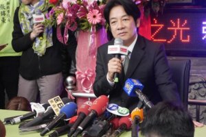 蔡英文稱任內屢屢被攻擊 媒體問「是指你嗎？」賴清德不語