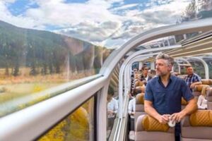 加航與頂奢列車「洛磯山之光」合作開跑　全透明車體承包360度山脈美景