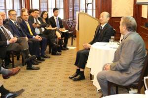 韓國瑜晚宴體力不支早退 演說被讚90分