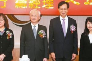 黃國昌踢爆政府放任涉慶富案下台老董搬走銀行48億