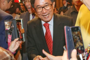 扁餐會登肥皂箱大開唱再踩紅線？ 中監：收集事證研判中 