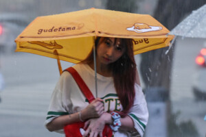 更強鋒面來襲！星期一開始「溫度驟降到19度」　全台灣「雷神、雨神降臨」放晴要等等 