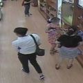 【新聞】台北最壞身教！母親眼神暗示，9歲女童偷手機