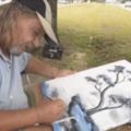無家可歸的老伯伯用乞討的錢買了畫具，在路邊創作了一系列令人驚嘆的作品！