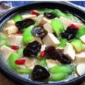 家常菜-營養美味絲瓜燉豆腐，絲瓜的好處很多，特別適合女性食用