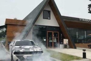怒！車主這樣耍帥卻毀了「全台最美星巴克」